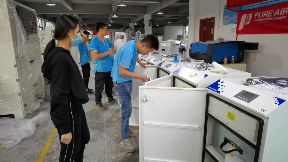 車間除塵設(shè)備,車間除塵器,車間煙霧凈化器。